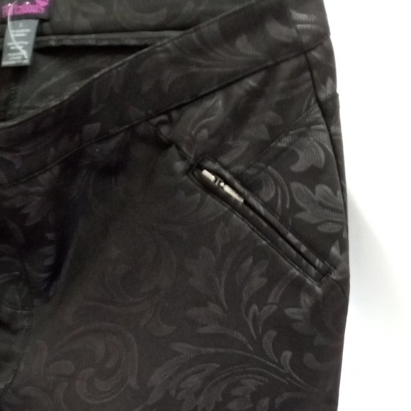 Flirtatious Brand Women's Size L Pull-On Pants Black Silver Embossed - Picture 4 of 14